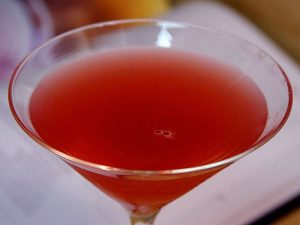 800px-Cosmopolitan_cocktail_drink